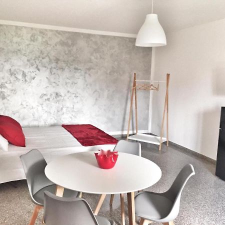 Red Tower Venice Apartment - 2 Mins From Vce Airport- Free Wifi Tessera Exterior foto