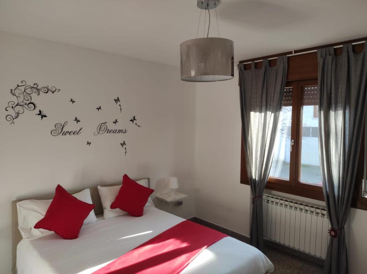 Red Tower Venice Apartment - 2 Mins From Vce Airport- Free Wifi Tessera Exterior foto